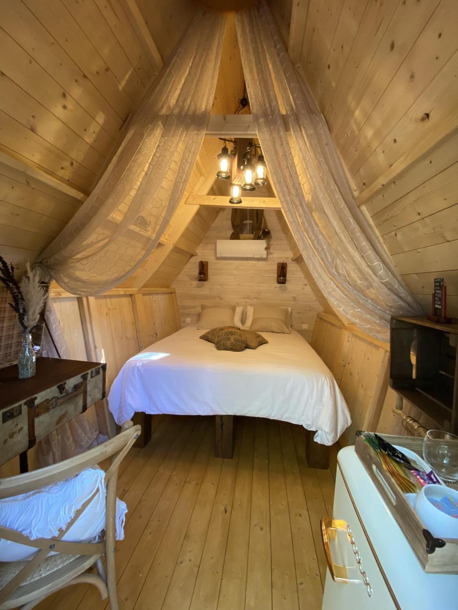 Mas Del Flor Bed & Breakfast Villelongue-dels-Monts Ruang foto